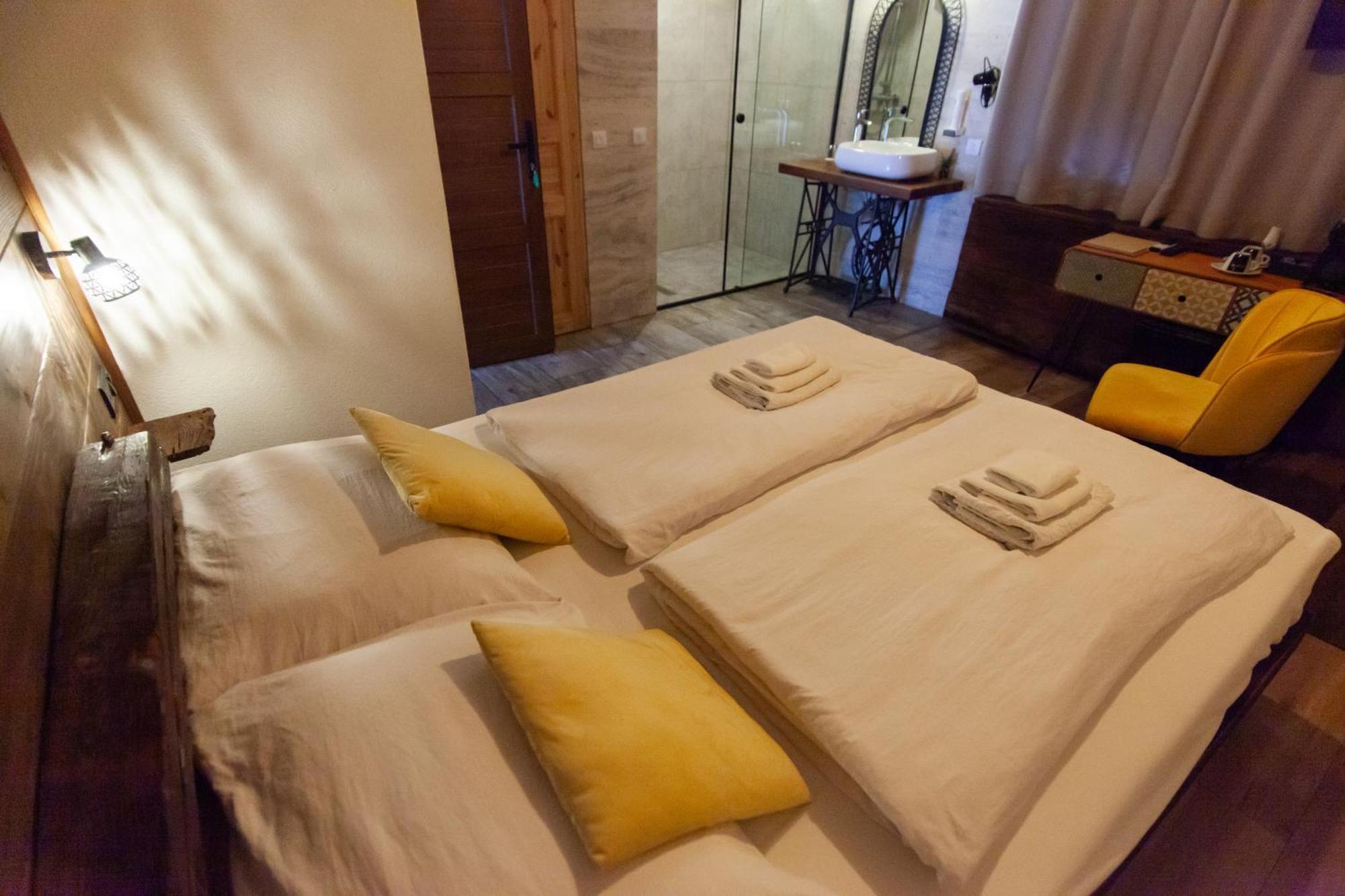 Sobe App Moj Hir Bed And Breakfast 亚斯特雷巴斯科 外观 照片
